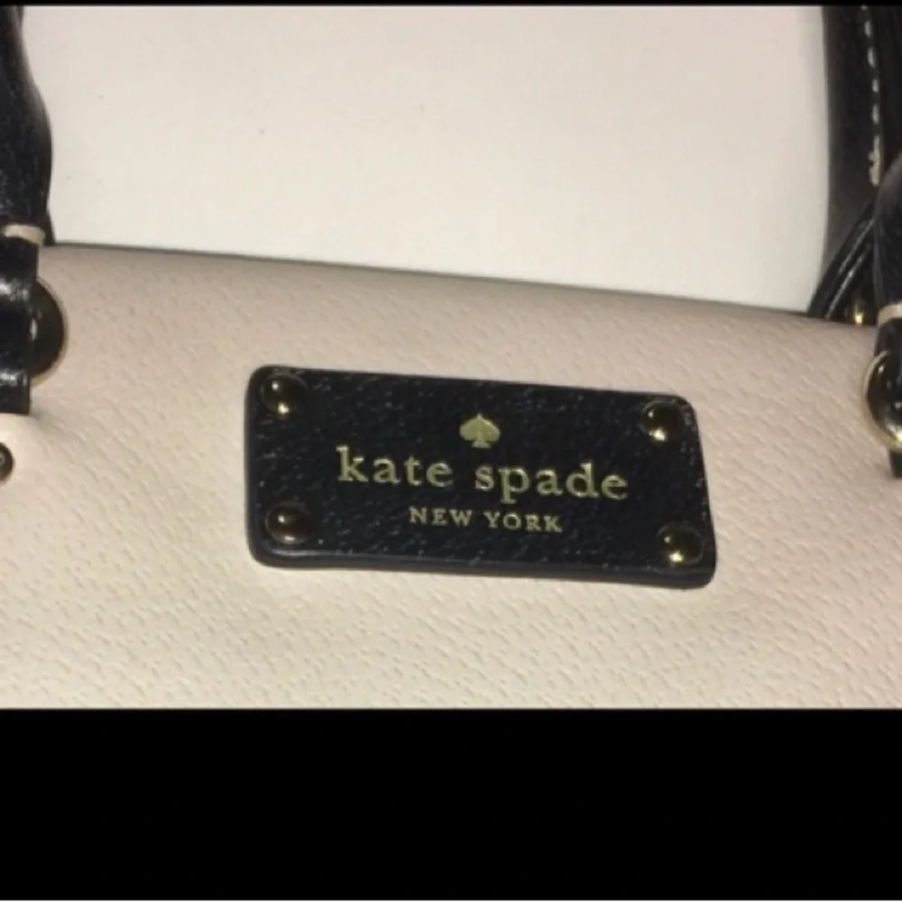 KATE SPADE Small Wellesley Camryn Leather Satchel - Picture 4 of 9